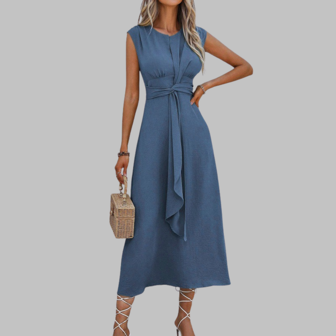 Sophisticated women's elegant long dress with a round neck, perfect for evening occasions.