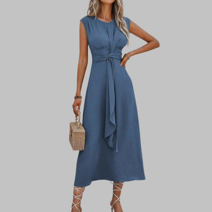 Sophisticated women's elegant long dress with a round neck, perfect for evening occasions.