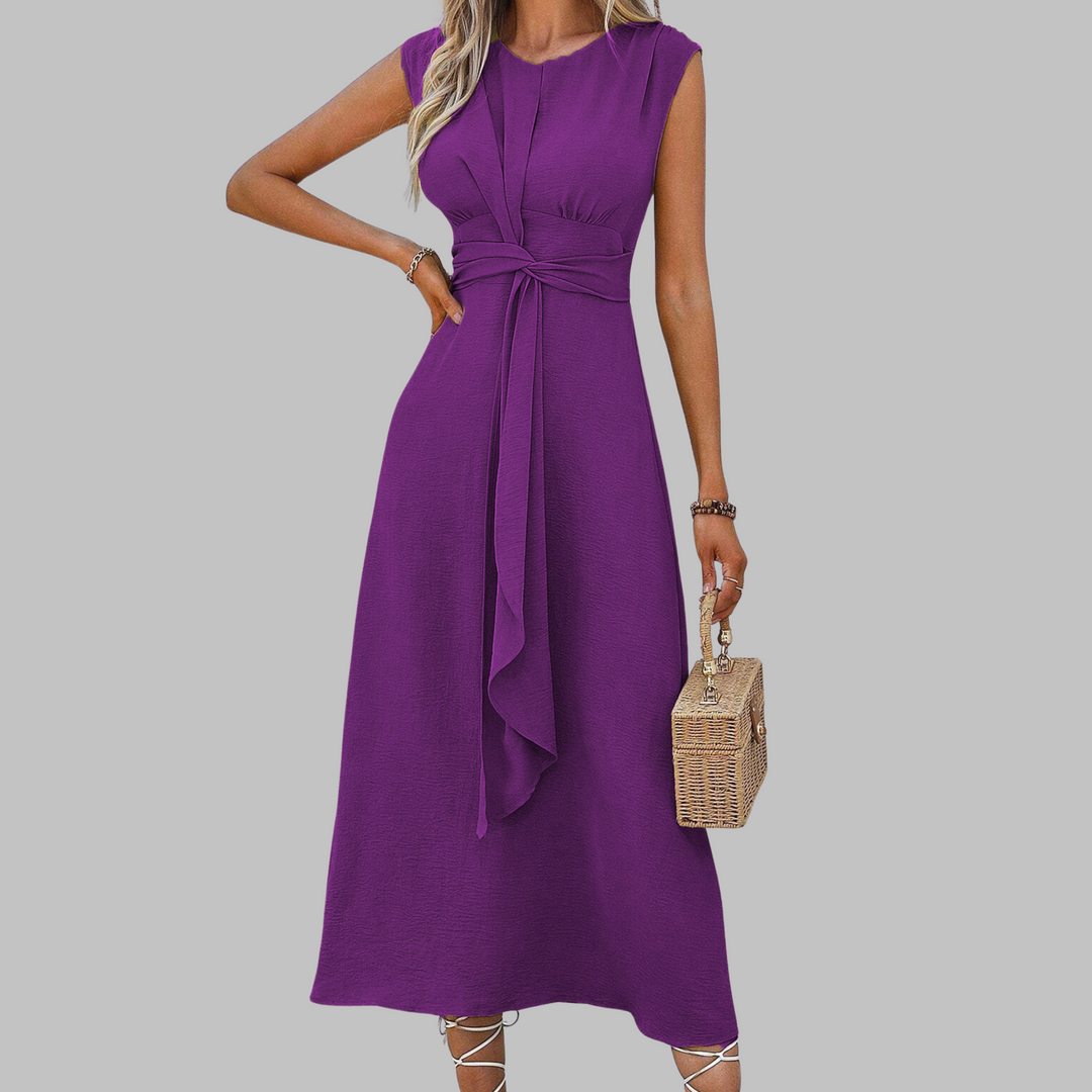 Chic women's elegant sleeveless round neck maxi dress, perfect as a versatile long dress.