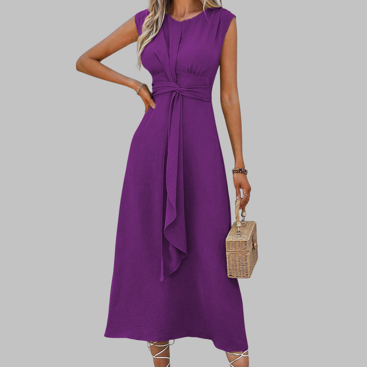 Chic women's elegant sleeveless round neck maxi dress, perfect as a versatile long dress.