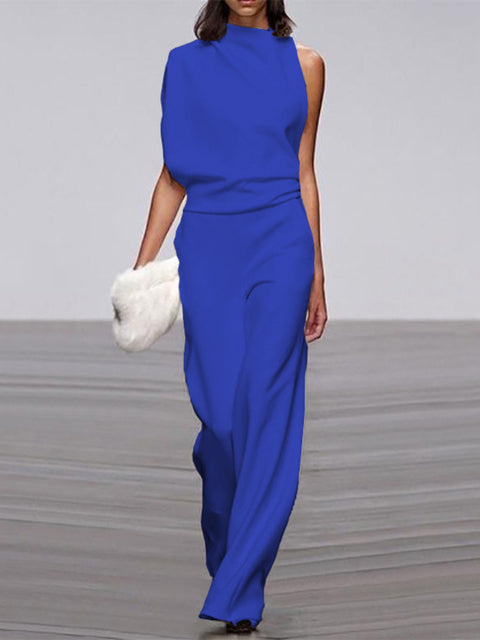Versatile women's jumpsuit, sleeveless and wide-leg, perfect for office, casual, or elegant occasions.