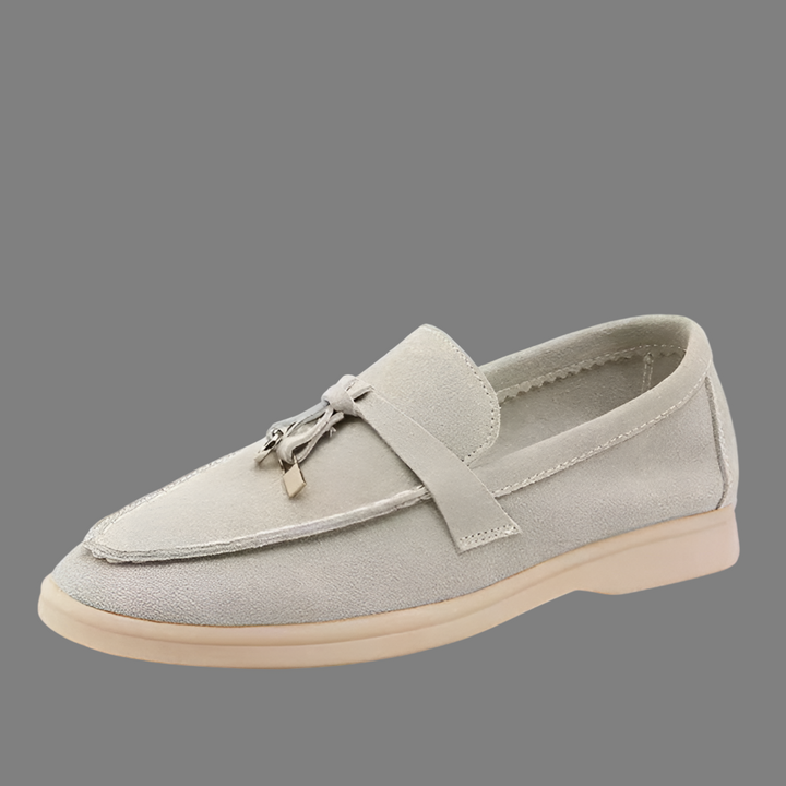 Classic women's tassel loafers, an elegant slip-on shoe perfect for adding a sophisticated touch to any ensemble.