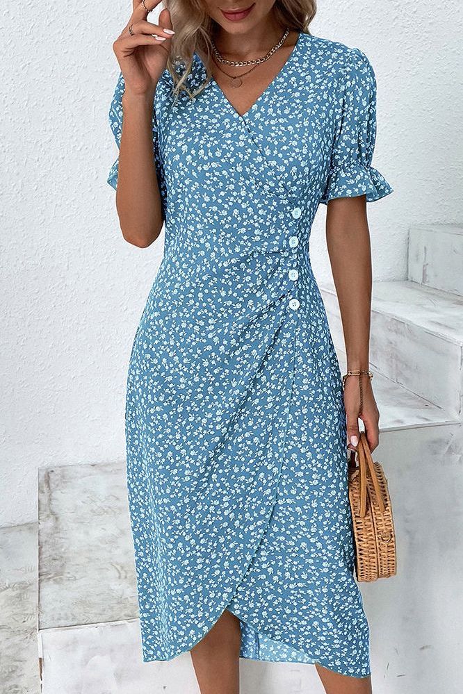 Stylish green women's pleated midi dress, an elegant and comfortable fashion choice for any event.