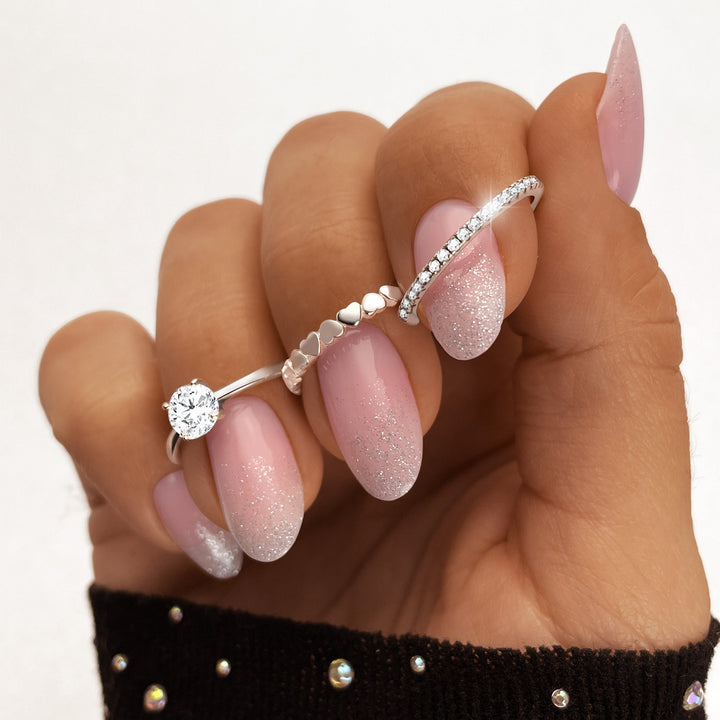 Sparkling zirconia solitaire ring for women, an elegant and classic piece of fine jewelry.