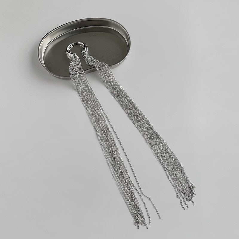Sparkling metal tassel hair clip for women, offering an elegant & chic fashion statement. Perfect hair accessory to elevate any look.