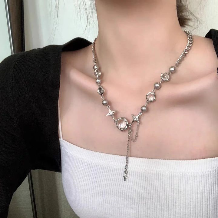 Beautiful gift idea: a sterling silver necklace for women, with an elegant chain and star crystal details.