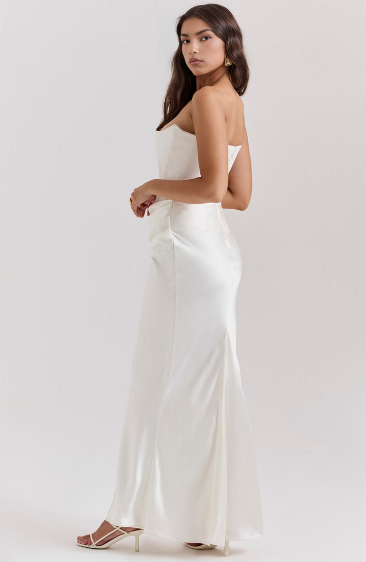 Stunning strapless maxi formal dress with corset details, a perfect women's party gown for special nights.