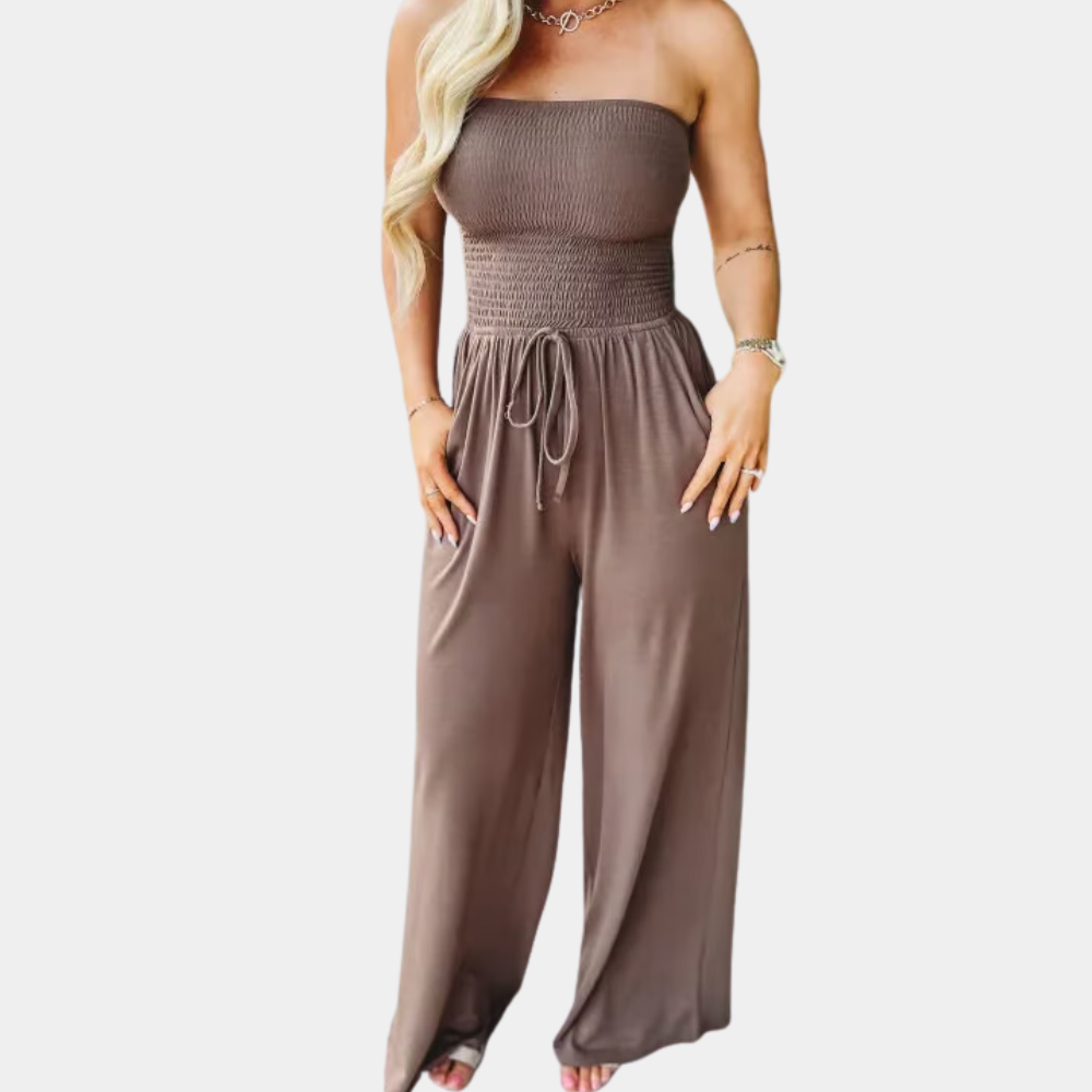 Chic women's strapless wide-leg jumpsuit, ideal for summer vacation or elegant casual events.