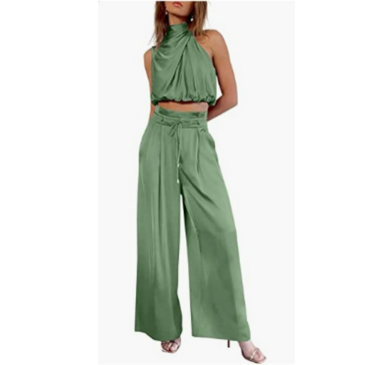 Elegant women's summer jumpsuit. Comfortable, relaxed fit for stylish casual wear. Full-length, versatile outfit.