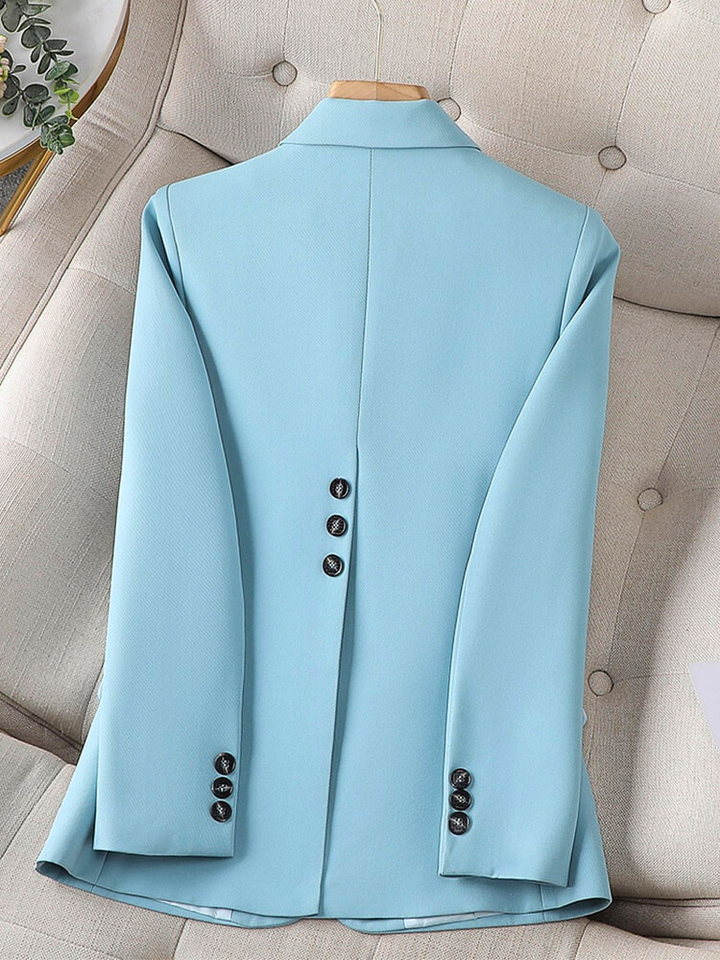 Versatile women's elegant blazer. Perfect tailored jacket for workwear, business or a smart autumn outfit.