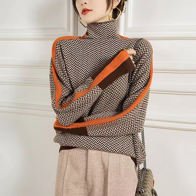 Cozy women's turtleneck sweater, ideal for autumn & winter style. Elegant knit top, comfortable and versatile.