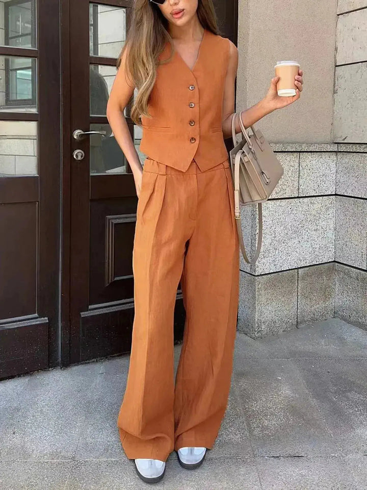 Stylish women's waistcoat, part of an elegant two-piece set, offering a chic and versatile spring/summer top.