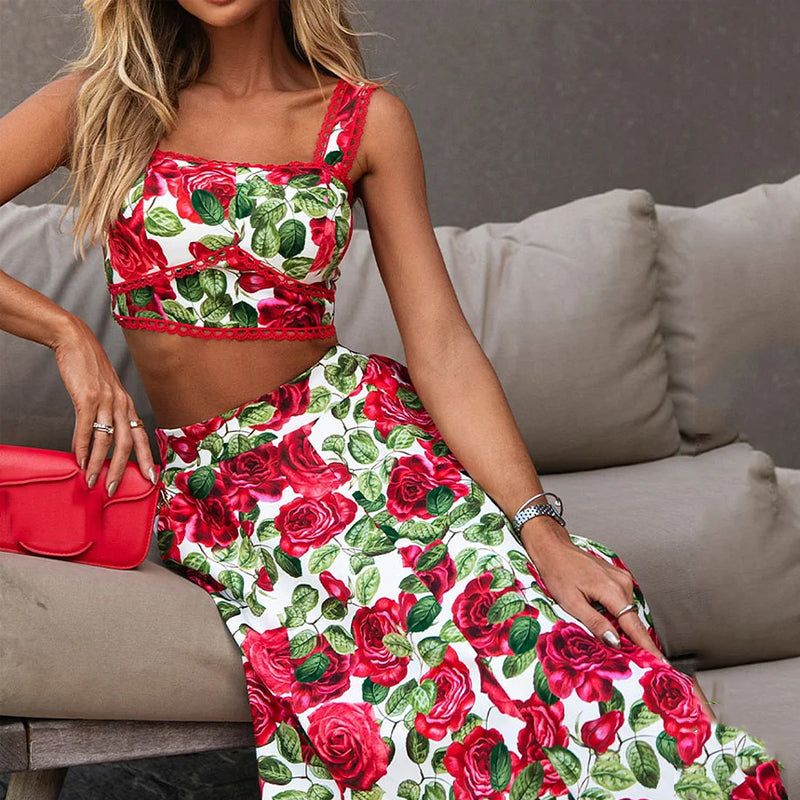 Chic women's sleeveless Solenne summer outfit, featuring a unique open waist design and a patterned top.