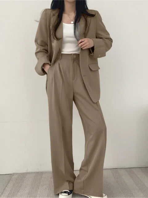 Comfortable women's suit, perfect two-piece set for professional & business casual office wear.