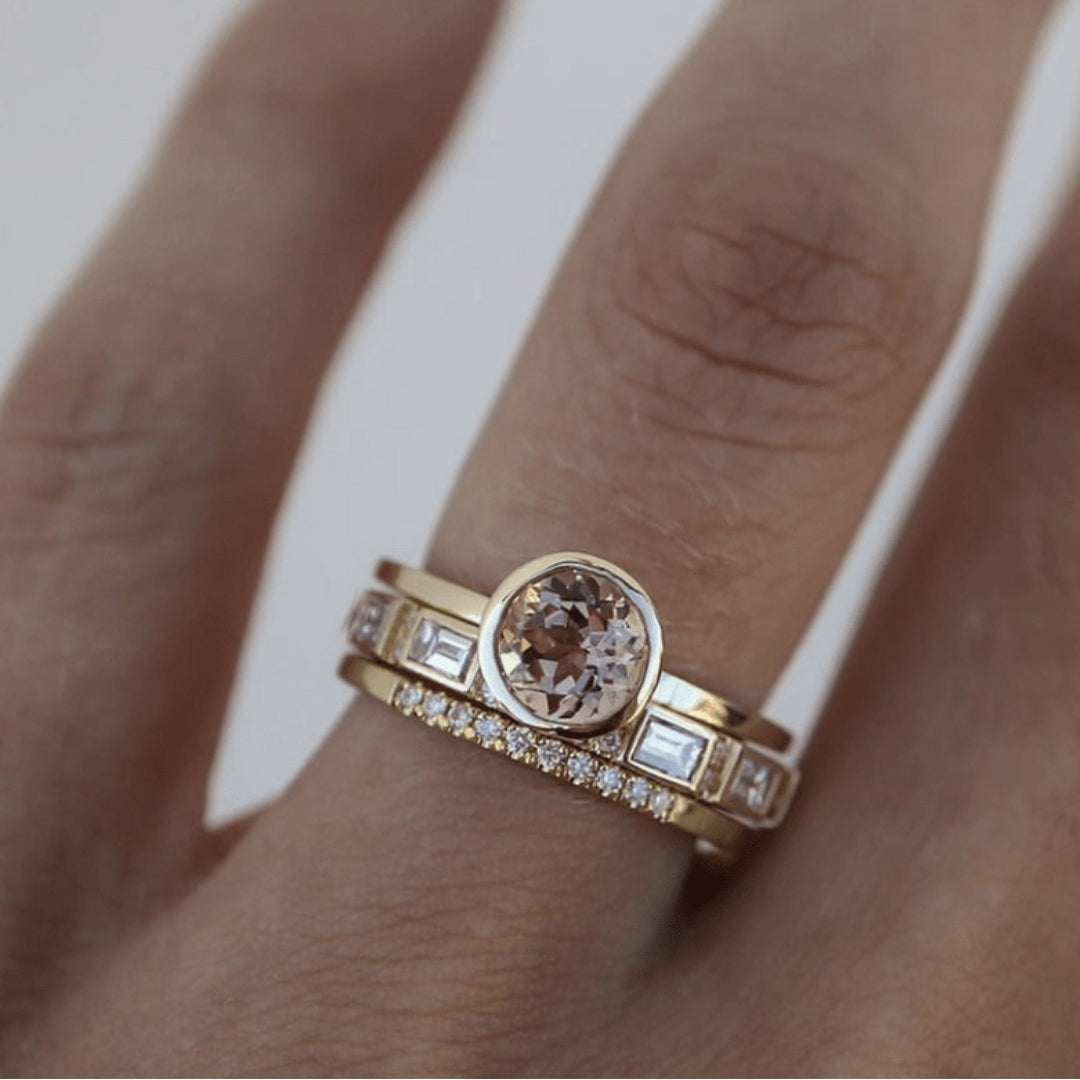 Elegant women's vintage gold ring with dazzling zirconia, a timeless fashion accessory and statement jewelry piece.