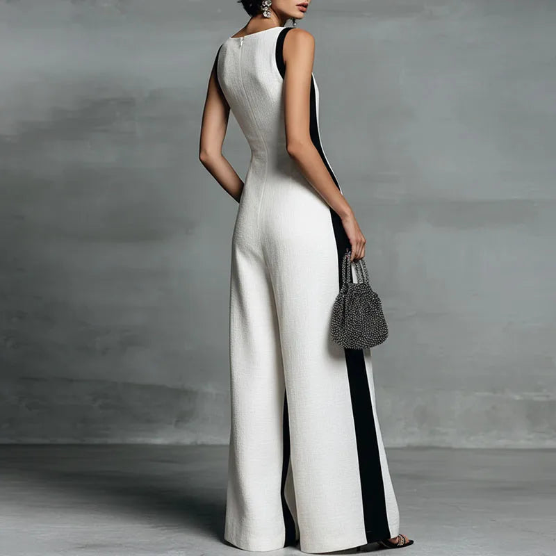 Chic women's sleeveless wide-leg jumpsuit, deep V-neck. Ideal for summer vacation outfits & relaxed fit.