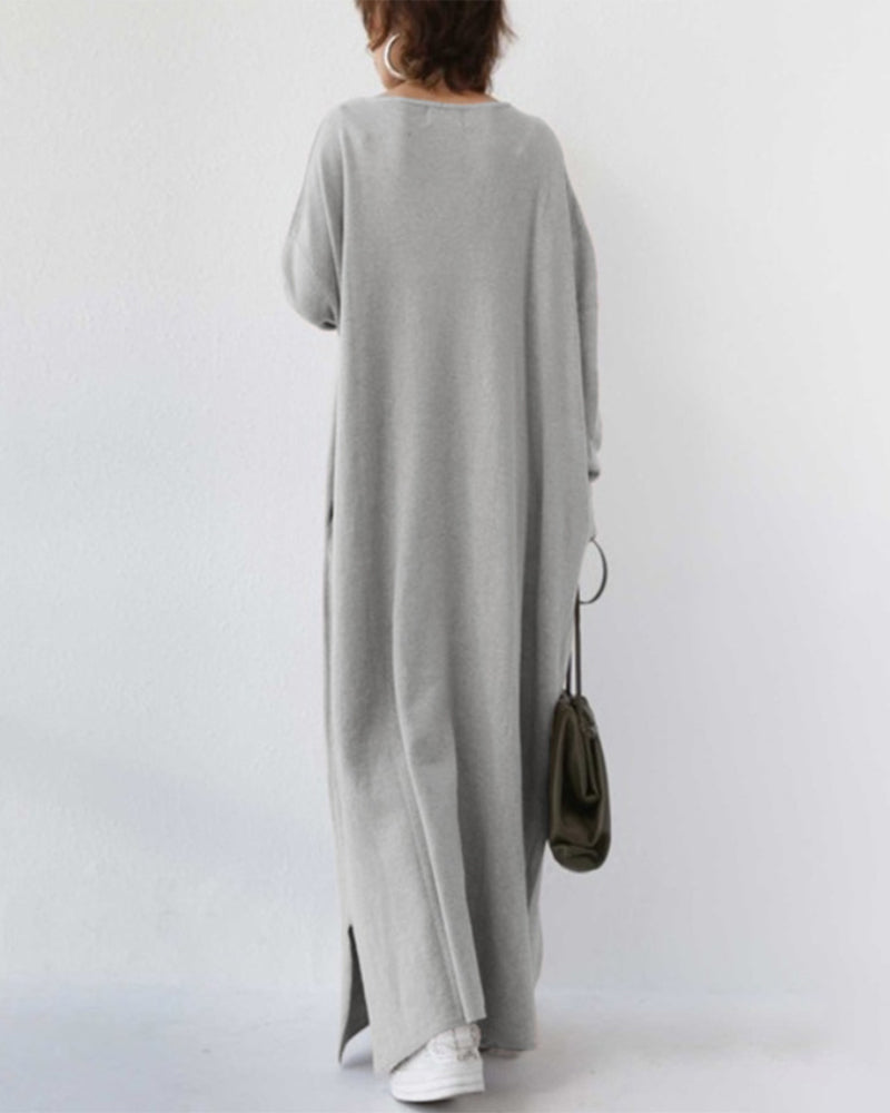 Chic women's winter maxi dress with long sleeves, suitable for cold weather and elegant events.