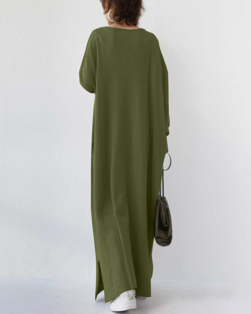 Versatile women's winter maxi dress with long sleeves, a stylish choice for cozy fashion.