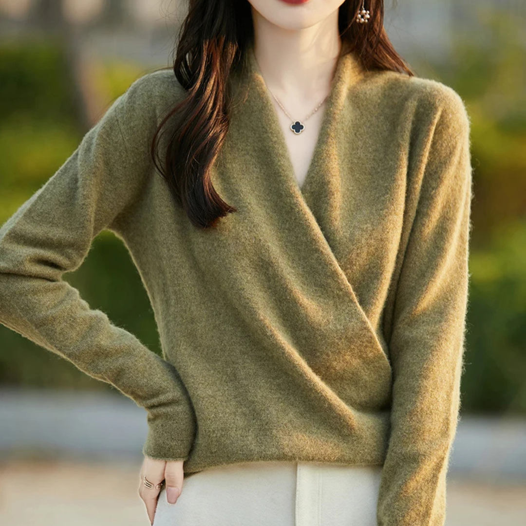 Stylish women's wrap sweater in a V-neck, providing an effortless and sophisticated look.
