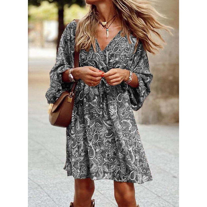 Sophisticated Elina women's midi dress, lightweight summer style, tailored for a flattering fit