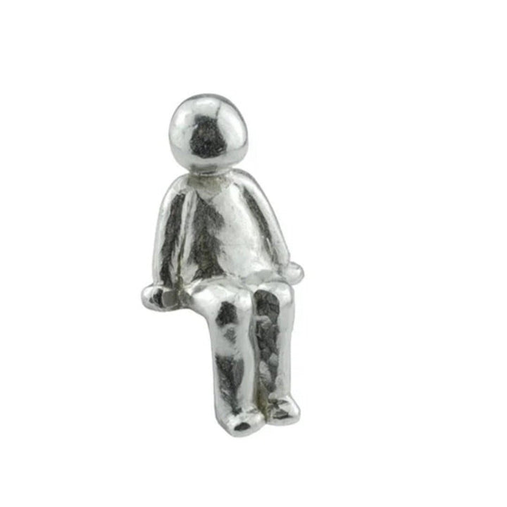 Sentimental resin family bond statue, perfect as a thoughtful gift or home accent.