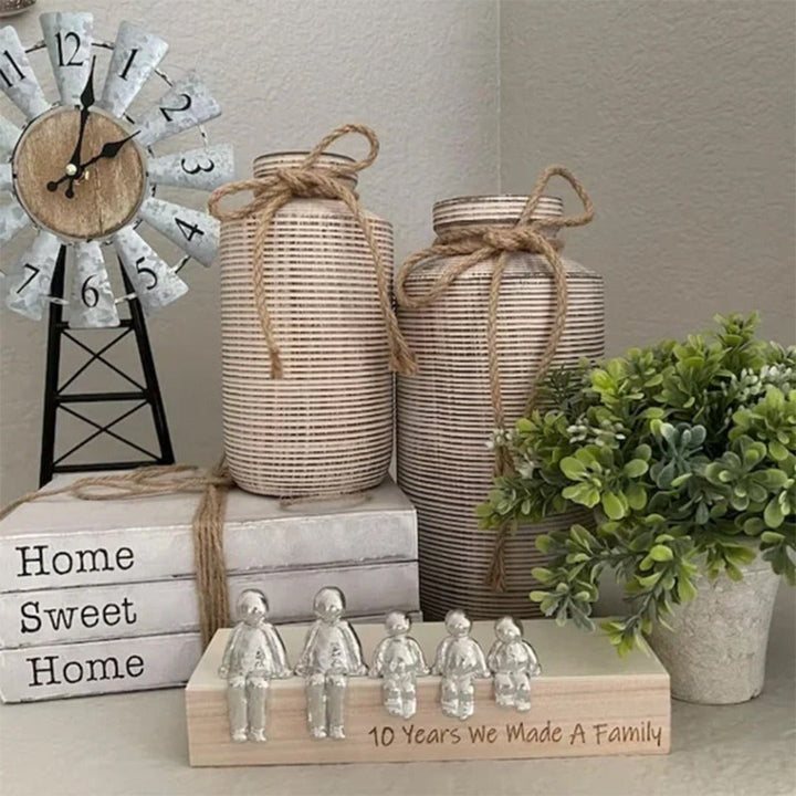 Resin sculpture symbolizing eternal family bond, a loving home accent.