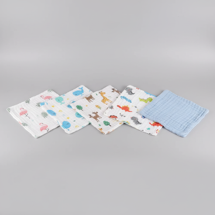 Children's accessories: 5-pack of soft cotton mini towels, ideal for encouraging kitchen involvement or fun.