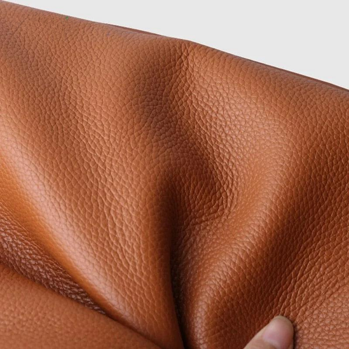 Stylish genuine leather shoulder bag for women, ideal for everyday fashion.