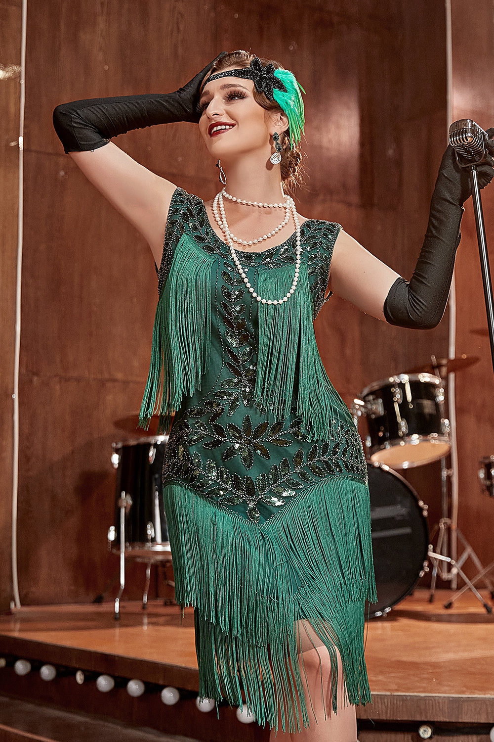 Authentic 1920s style flapper dress, shimmering sequins, pearl details, excellent for themed parties.