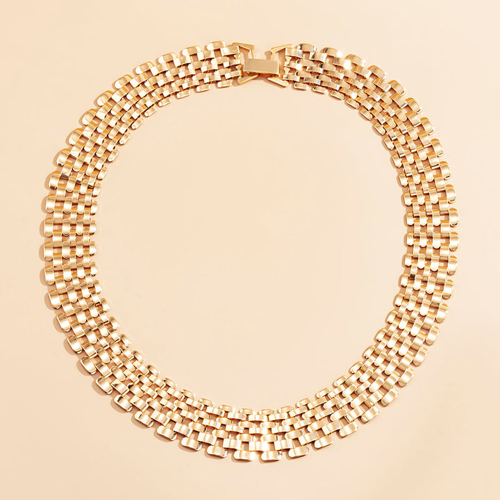 Women's bold chunky necklace, thick chain design, eye-catching stainless steel statement jewelry.