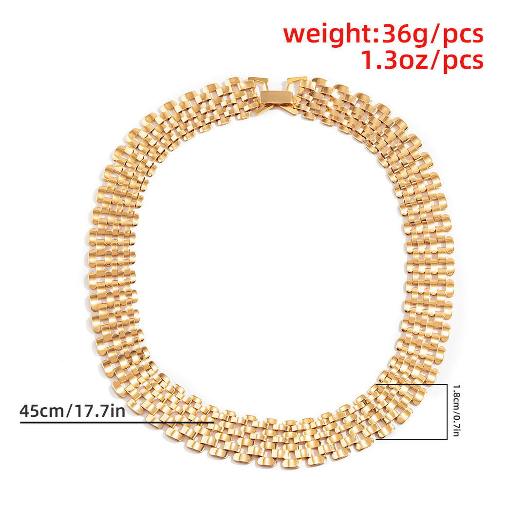 Glamorous women's chunky necklace, bold statement design, versatile stainless steel fashion accessory.