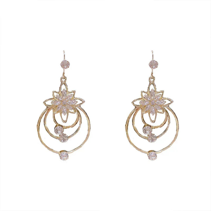 Stylish golden hoops for women, featuring a dazzling and luxurious finish.