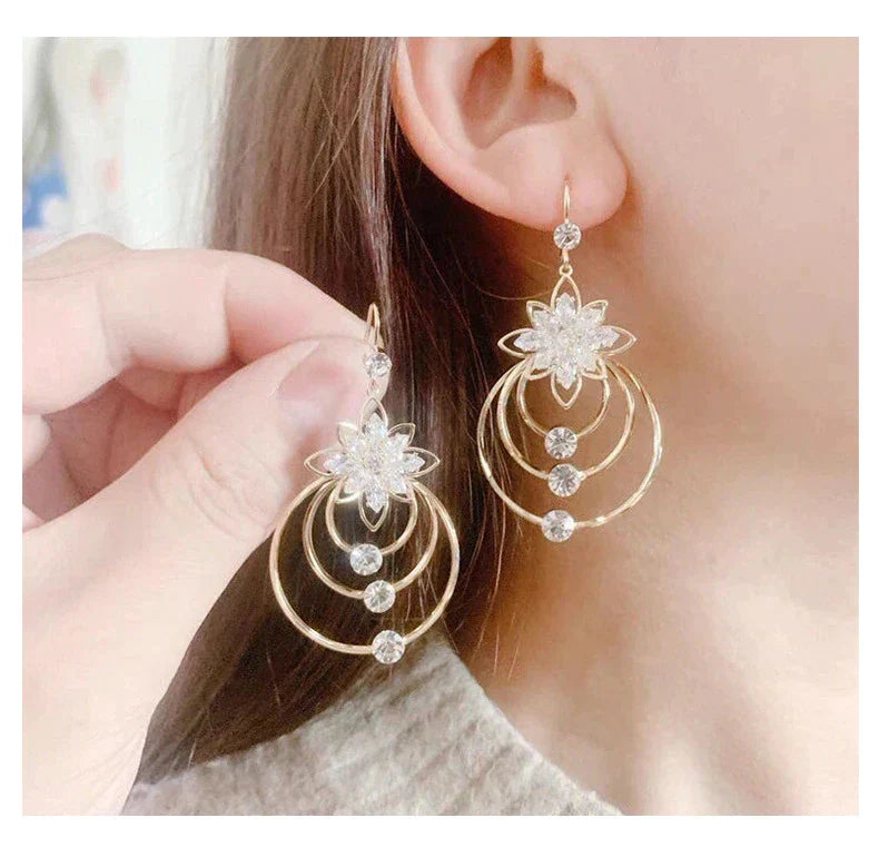 High-quality gold plated hoop earrings, elegant and glamorous women's jewelry.
