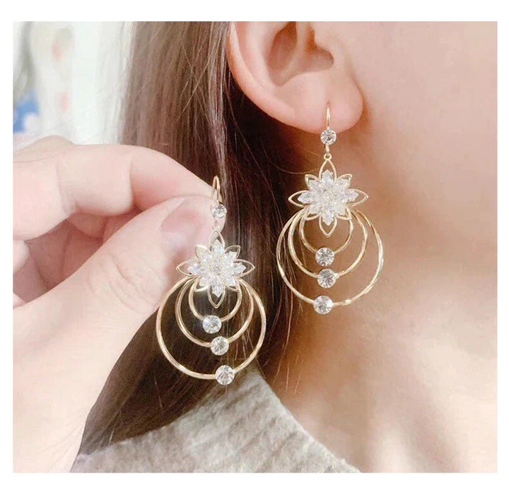 High-quality gold plated hoop earrings, elegant and glamorous women's jewelry.