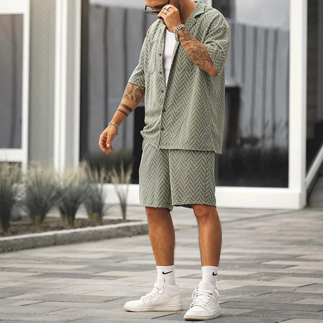 Stylish men's lightweight green casual trousers. Breathable polyester pants, ideal loose fit for summer & warm weather.