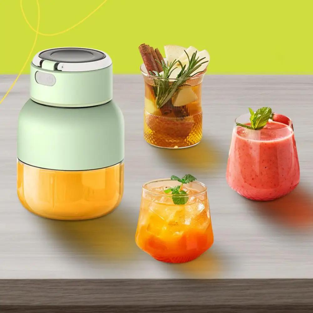 Pink portable juicer & smoothie maker. USB rechargeable personal blender for healthy drinks, perfect for travel.