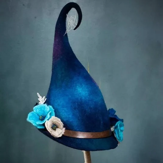 Elegant women's handmade felt witch hat, a must-have for spooky Halloween parties and cosplay.
