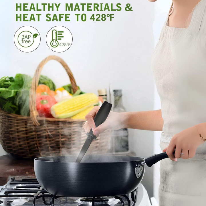 Premium kitchen meat chopper, black, heat-resistant plastic, for quick and effective ground meat preparation.