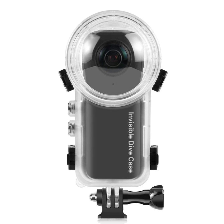 Insta360 X3 waterproof dive case, protecting your camera up to 164ft (50m) for deep sea diving.