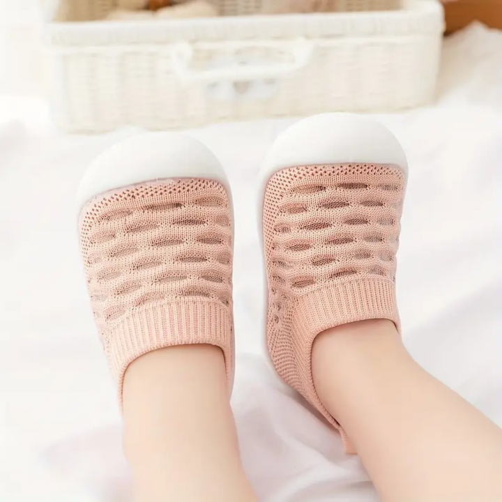 Comfortable FlexiFeet barefoot shoes for kids, wide toe box, flexible sole for optimal foot health & natural feel.