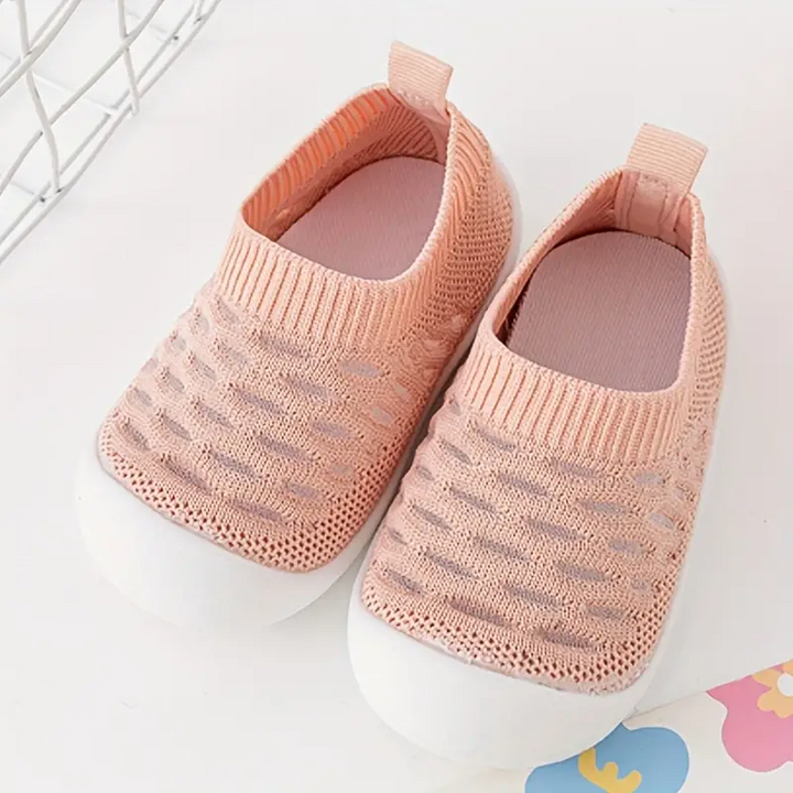 Ultra-flexible FlexiFeet barefoot shoes for kids, supporting natural movement, foot strength & healthy growth.