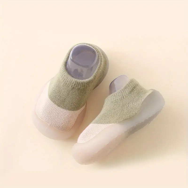 Children's NaturalStep barefoot shoes, supporting healthy foot development & natural walking.