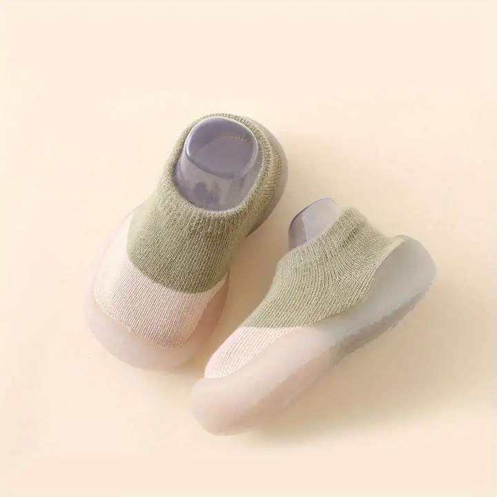 Children's NaturalStep barefoot shoes, supporting healthy foot development & natural walking.