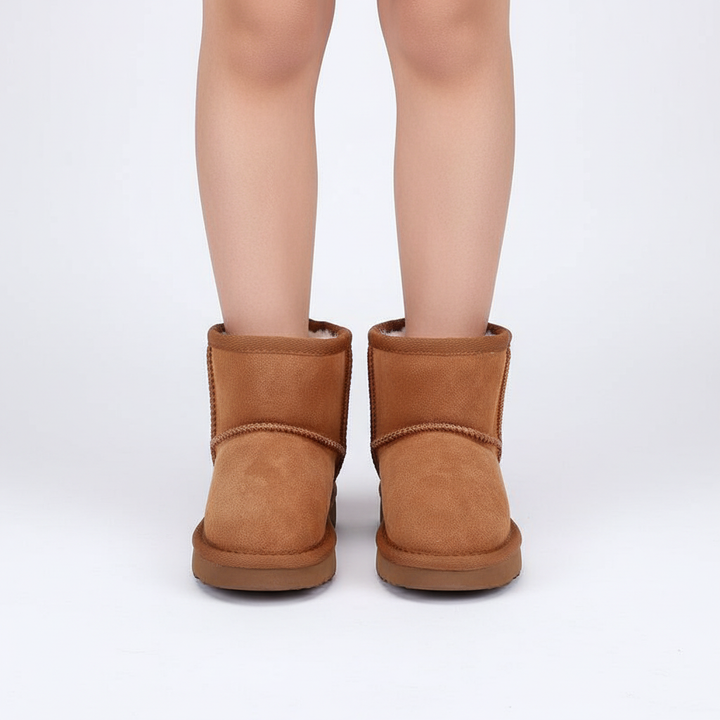 Toddler snow boots in blue, waterproof and warm for winter playtime, durable children's footwear