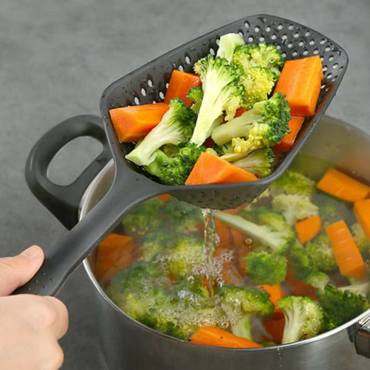 Durable PP cooking utensil: large kitchen spoon for easy draining & serving. A must-have for every home kitchen.