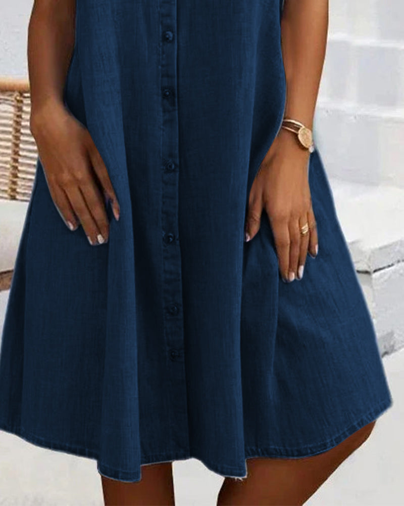 Women's versatile denim-look shirt dress. Lightweight & button-down for casual spring/summer outfits and everyday wear.