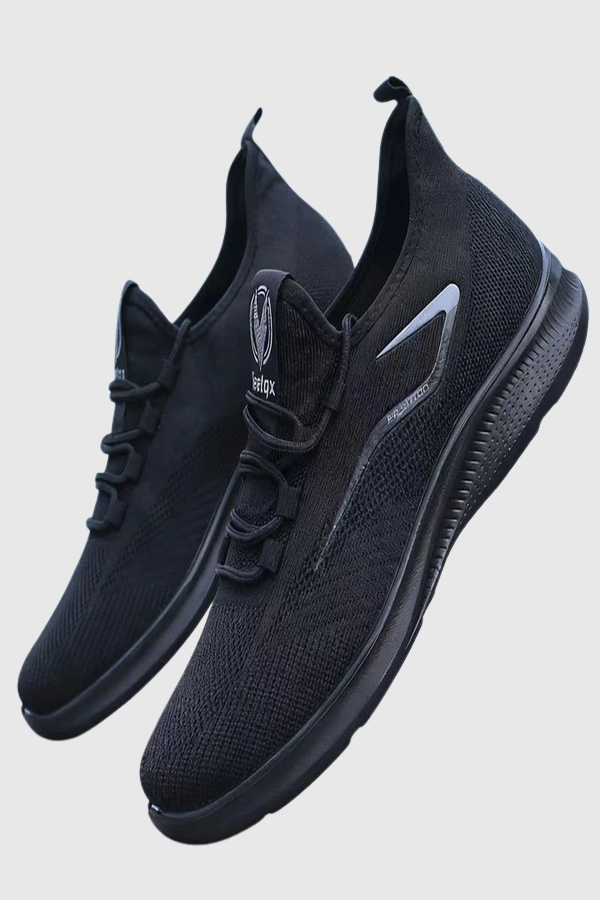Women's comfortable lightweight running shoes, perfect for athletic training.
