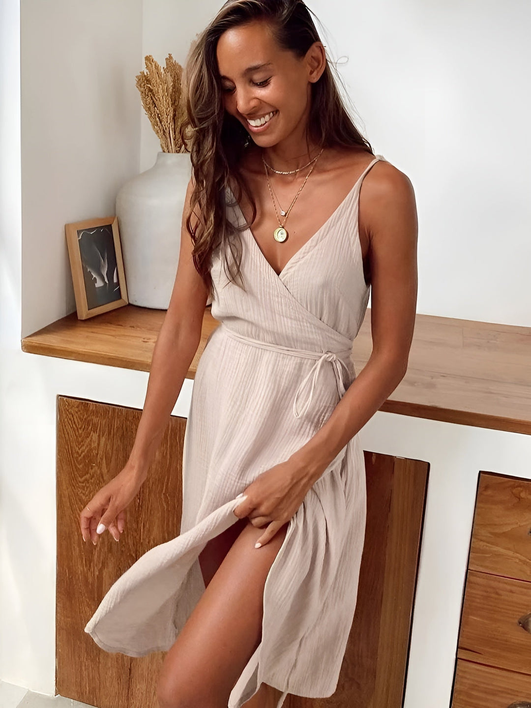 Amira women's sleeveless knee-length summer dress with V-neck
