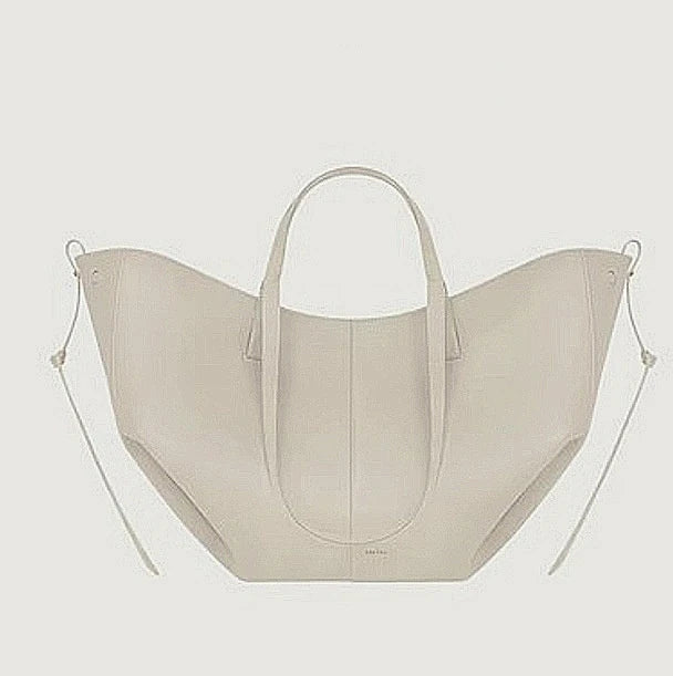 Beautiful women's leather handbag, a luxurious and versatile shoulder bag for daily elegance.