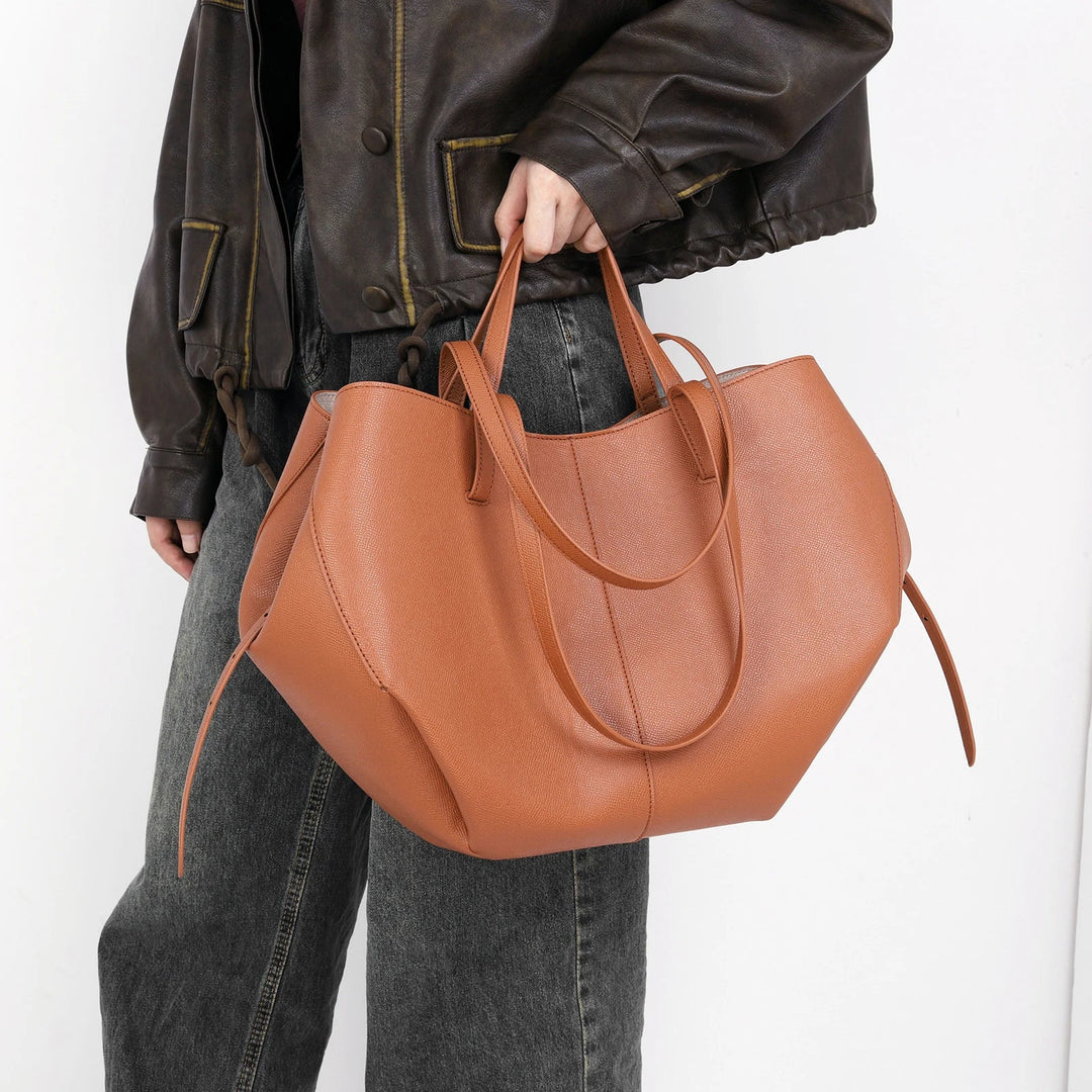 Premium women's leather handbag, a luxurious fashion accessory and versatile daily purse.